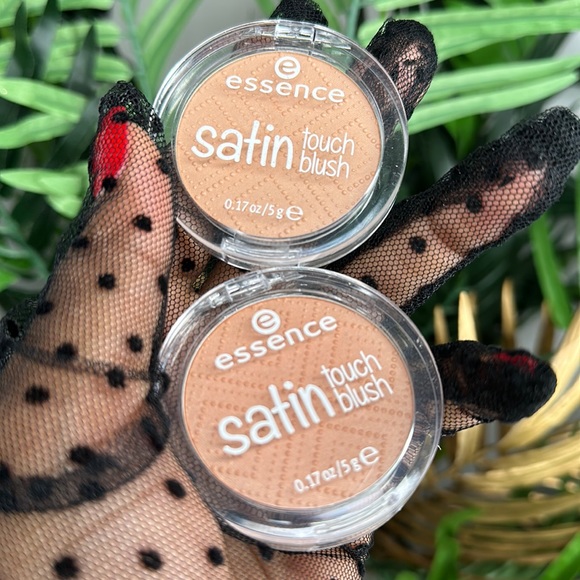 essence Other - 2 Essence Satin touch blush